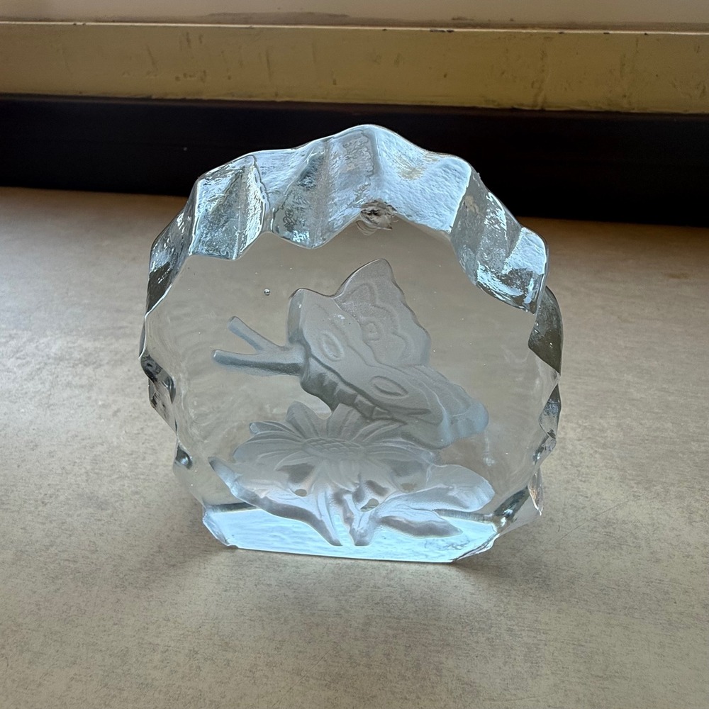 Price Import Crystal Butterfly Flower Paperweight Frosted Glass 4in ReadDescript - Picture 4 of 16
